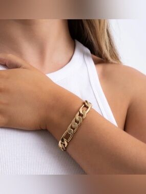 Miranda Frye Brooklyn Gold Bracelet